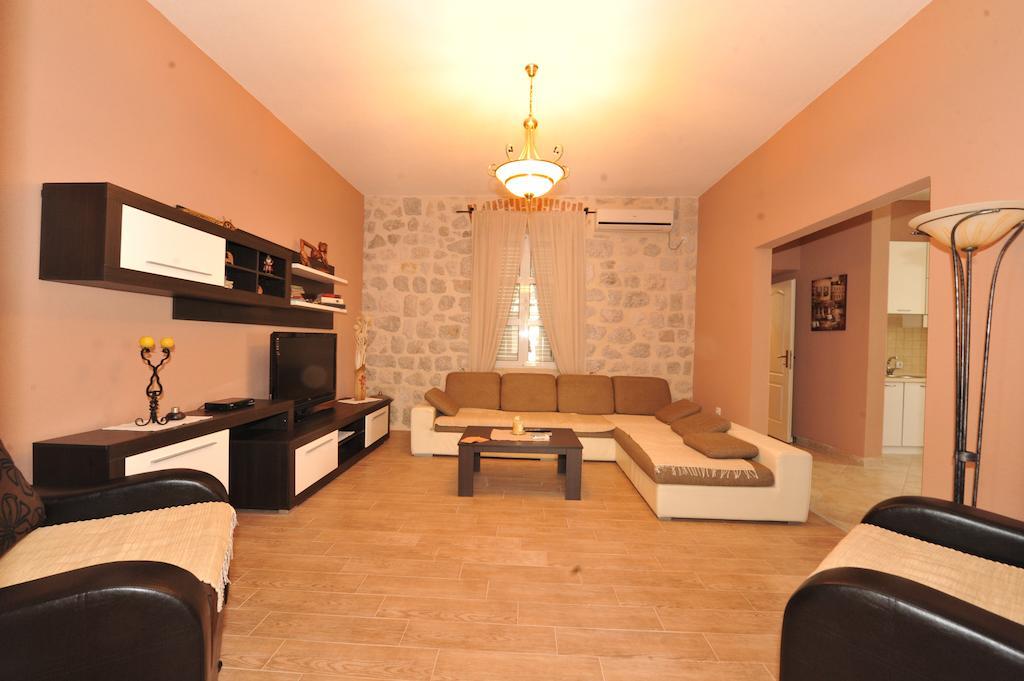 Apartments Marilu Kotor Exterior photo